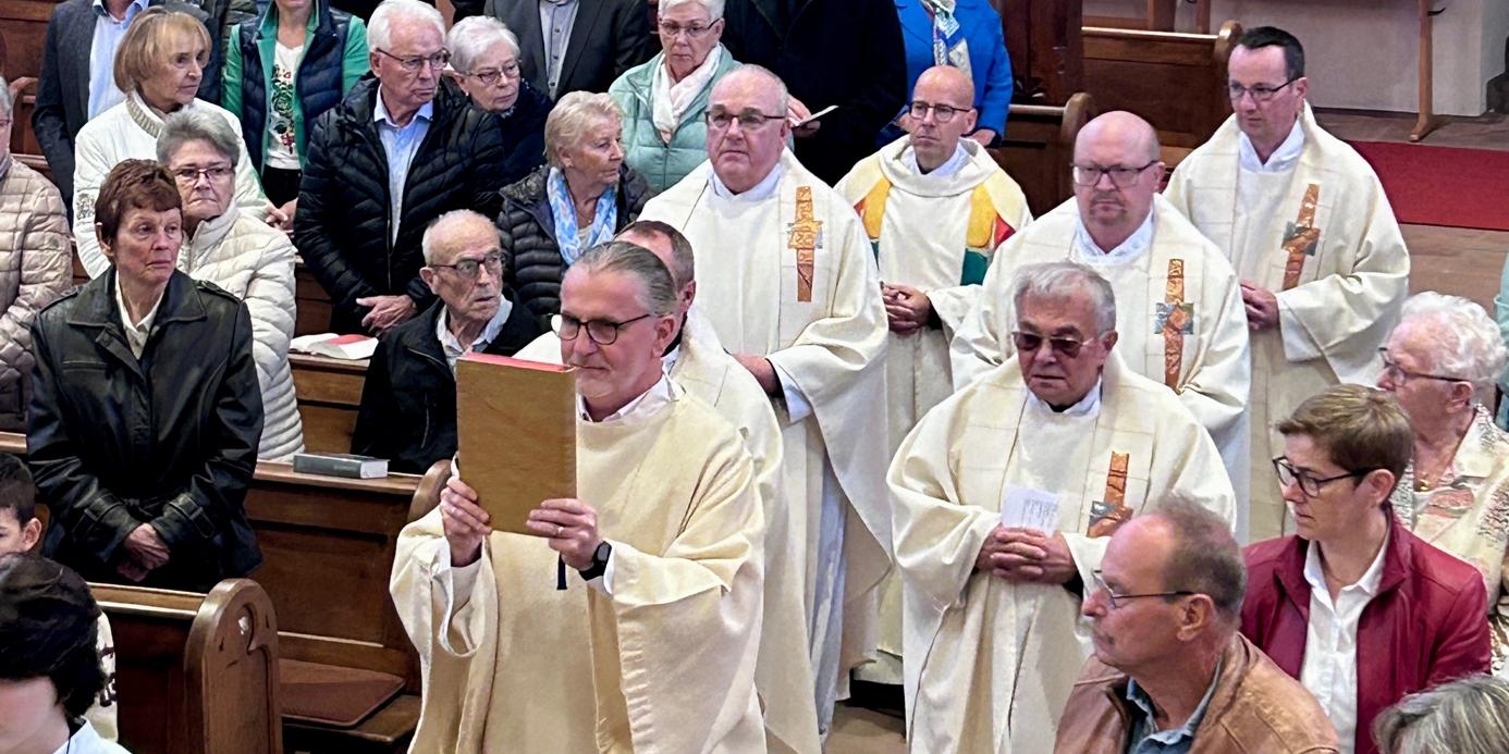 Einzug in den Gottesdienst